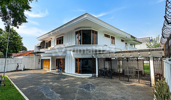 Rumah Luas dan Nyaman di Kemang Timur Dalam Rumah Luas dan Nyaman di Kemang Timur Dalam