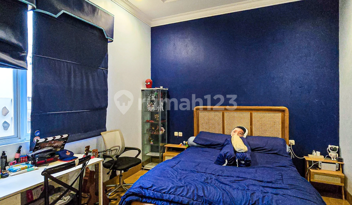 Rumah 2 Lantai Di Kompleks Di Green Garden Jakarta Barat Shm 2