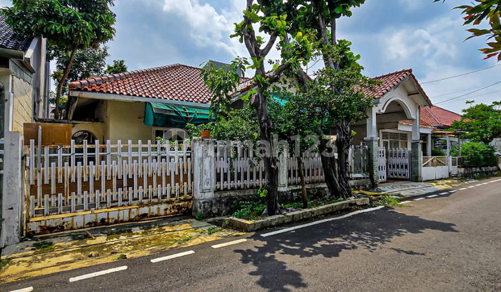 Rumah Dalam Komplek di Mampang Duren Tiga Jakarta Selatan SHM 2