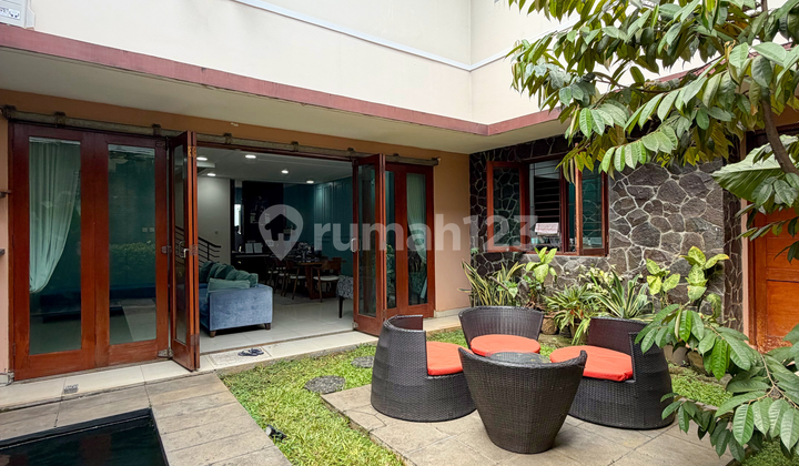 Modern House in Veteran - Koi Pond, Back Garden & 3rd Floor Service Area