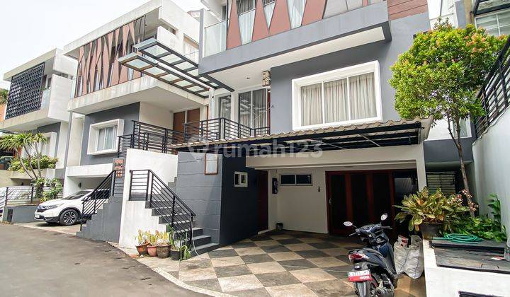 Rumah 3 Lantai di Kemang Jakarta Selatan SHM 1