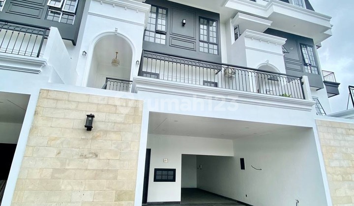 Rumah american classic di pejaten warung buncit ada lift dan pool 2