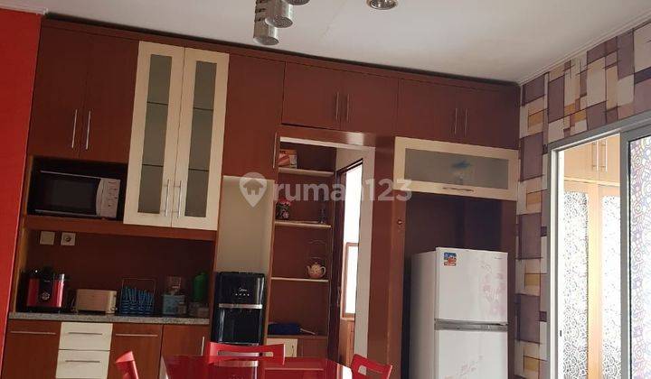 ruang makan apartemen 3 kamar di casablanca