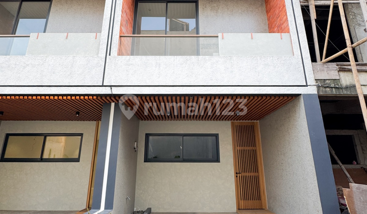 Rumah 4 Lantai Dalam Cluster di Bangka 2