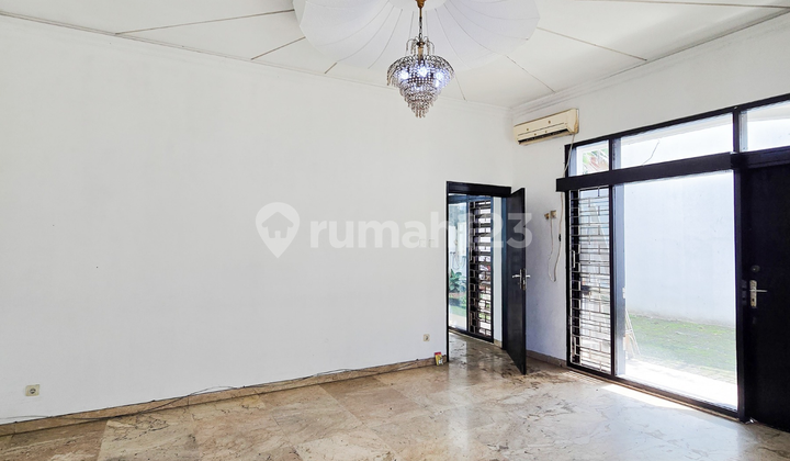 Rumah Luas Tidak Banjir 2 Lantai 7 Menit Dari Gunawarman + S.Pool Besar 2