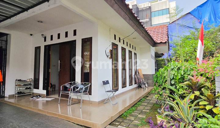 House in a Complex, Quiet Location Near MRT Station and SHM Toll Gate