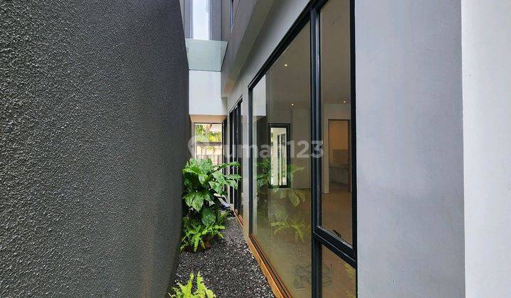 Rumah 3 Lantai Di Area Kemang Jakarta Selatan Ada Pool Shm  2