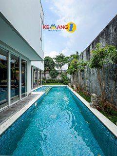 Rumah Mewah 2 Lantai Siap Huni di Kemang Bagus Private Pool Shm 22