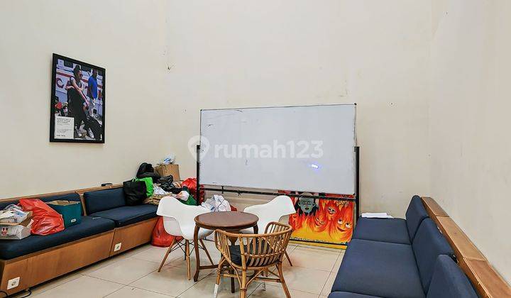 Rumah 2 Lantai Di Kemang Barat, Jakarta Selatan Private Pool  Shm 17