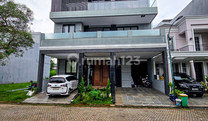 Siap Huni, Rumah Luxury Industrial, 3 Lantai, SHM, Full Furnished