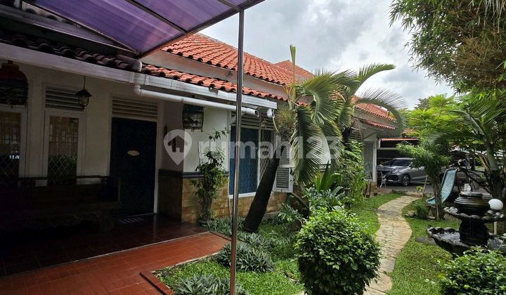 1-Storey House in Tanah Kusir, Kebayoran Lama, East-Facing, with SHM Certificate 2