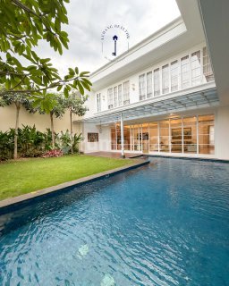 Rumah Baru American Classic di Kemang Bangunan Megah Mewah SHM