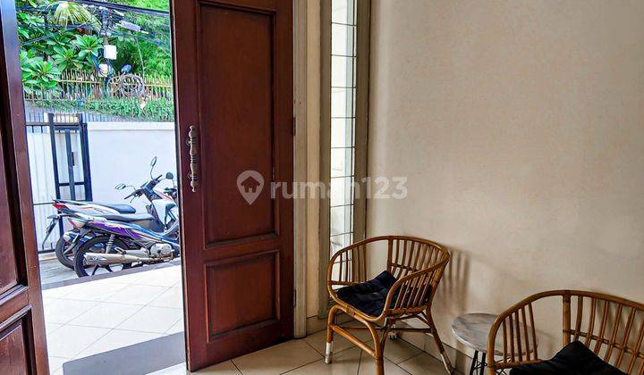 Rumah 2 Lantai Di Kemang Barat, Jakarta Selatan Private Pool  Shm 14