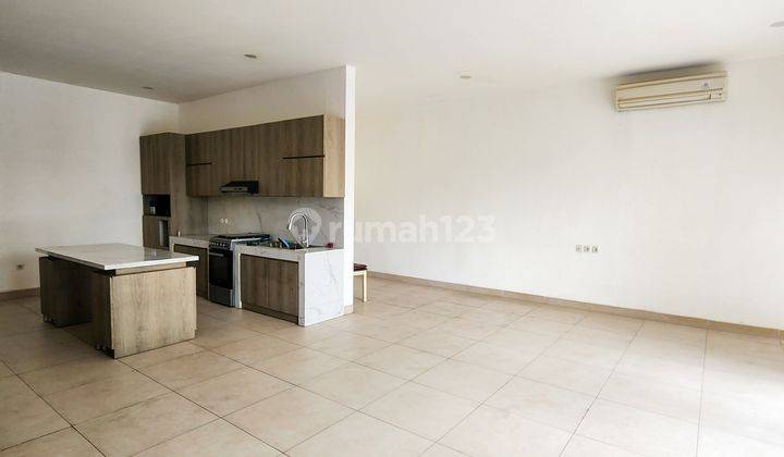 Disewakan Kemang 19 Residence, Rumah 3 Lantai Bagus!!! 2