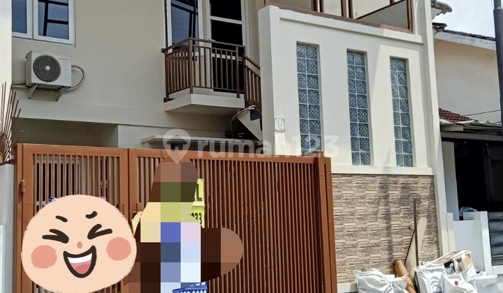 Two-Story House for Sale in Sector 7c Gading Serpong