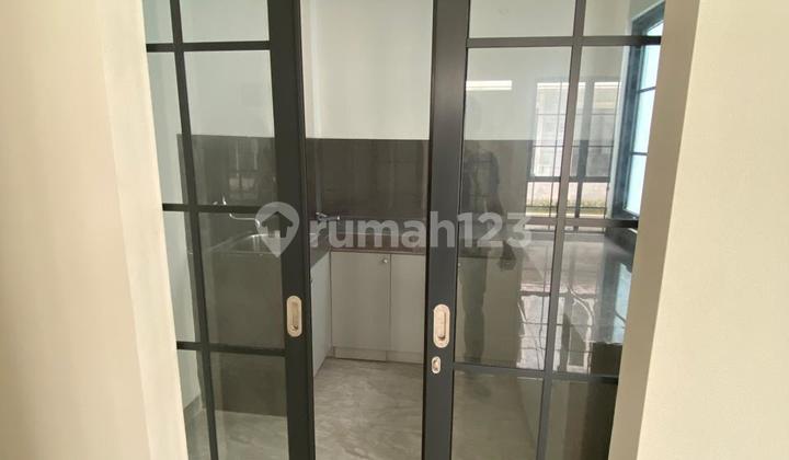 For Sale Lavon 2 House in Swan City Tangerang 2