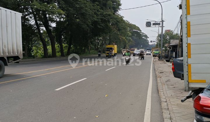 $uko Frontage on Daan Mogot Main Road, Tangerang 2