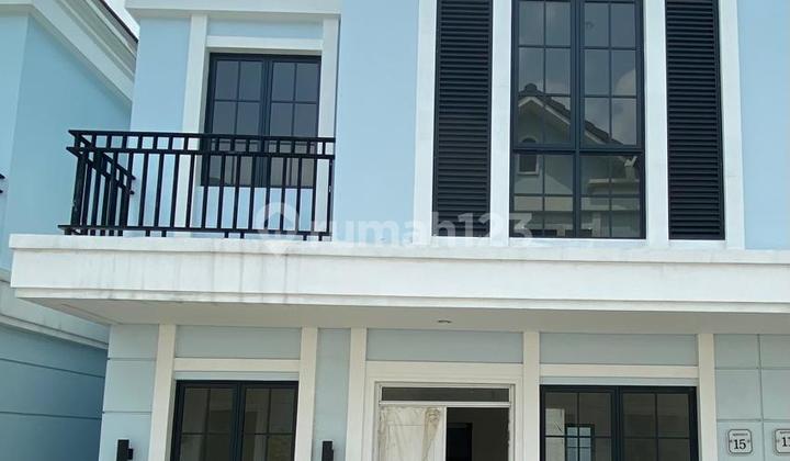 For Sale Lavon 2 House in Swan City Tangerang 1