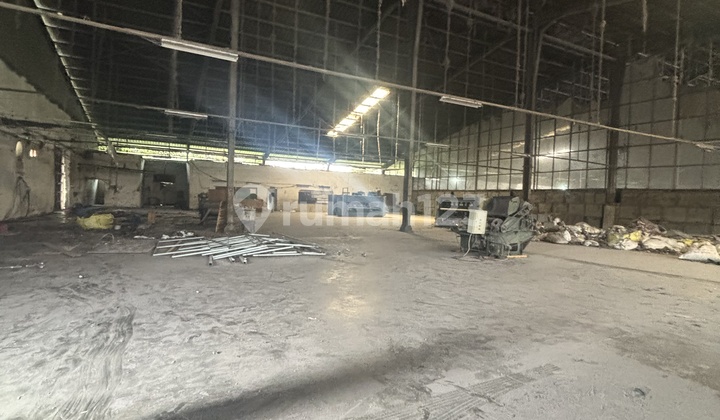 Disewakan Gudang Strategis di Mainroad Bandung Timur