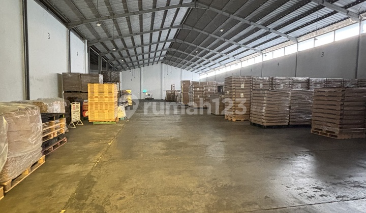 For Rent Strategic Warehouse in Moh Toha Bandung