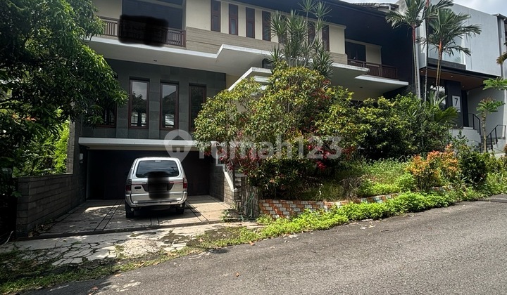 DIJUAL RUMAH EKSKLUSIF SEMI FURNISH DI SETRADUTA BANDUNG