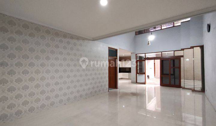 Dijual Rumah Mainroad Besar cocok buat usaha dan tinggal di Taman holis Bandung 2