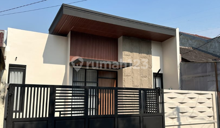 For Sale New Strategic Ready-to-Occupy Minimalist House in Taman Kopo Indah 2