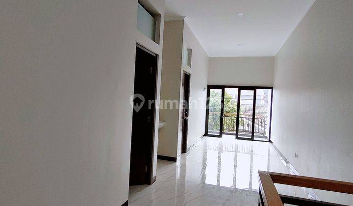 Dijual Rumah Baru Strategis 2 Lantai Semi Furnished Di Taman Kopo Indah  1