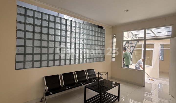 For Rent: 2-Purpose House [Residential & Business] in Buah Batu 2