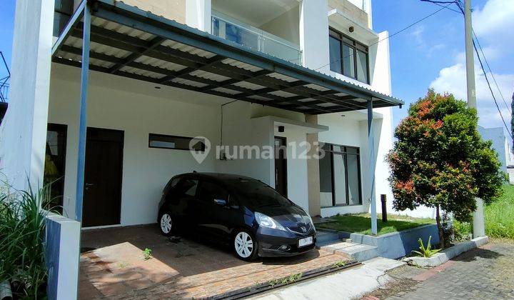 Dijual Rumah Baru 3 Lantai Eksklusif Di Pharmindo Bandung 1