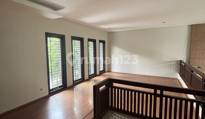 FOR SALE SEMI-FURNISHED EXCLUSIVE HOUSE IN SETRADUTA BANDUNG 2