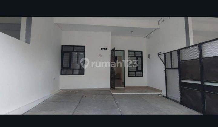 Dijual Rumah Scandinavian Di Taman Holis Indah 2 Bandung 2