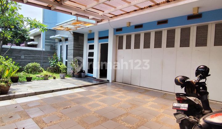 Dijual Rumah Luxury Furnished di Taman Kopo Indah 3 Dijual Rumah Luxury Furnished di Taman Kopo Indah 3