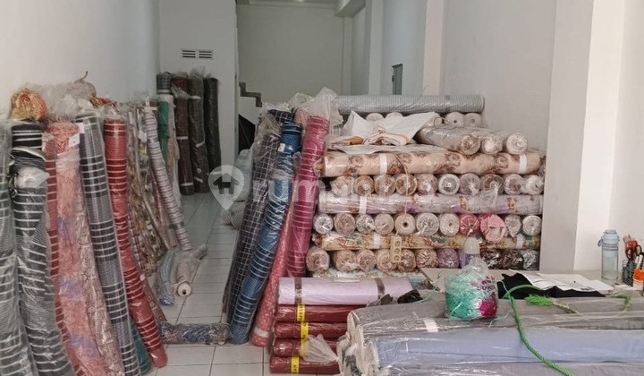 FOR RENT: STRATEGIC SHOPHOUSE IN SAYAP DULATIP, BANDUNG 1