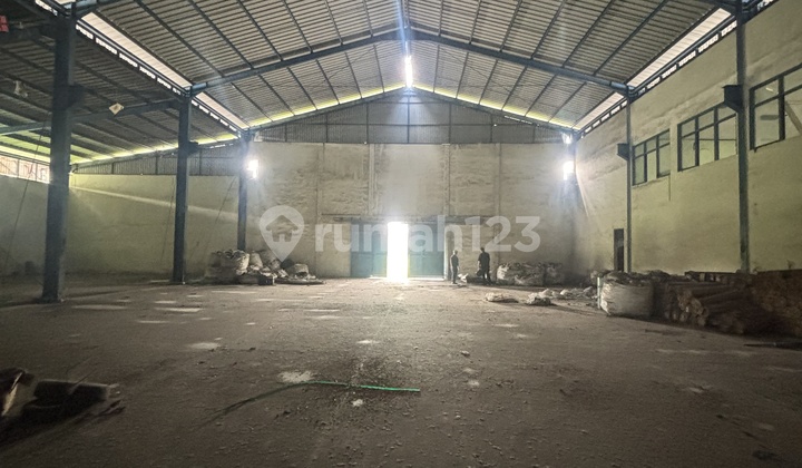 Disewakan Gudang Siap Pakai di Cisirung Bandung