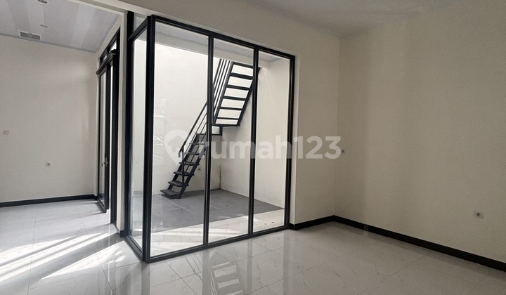 Disewakan Rumah Baru 2 Lantai Siap Huni Di Gardenville Taman Kopo Indah 5