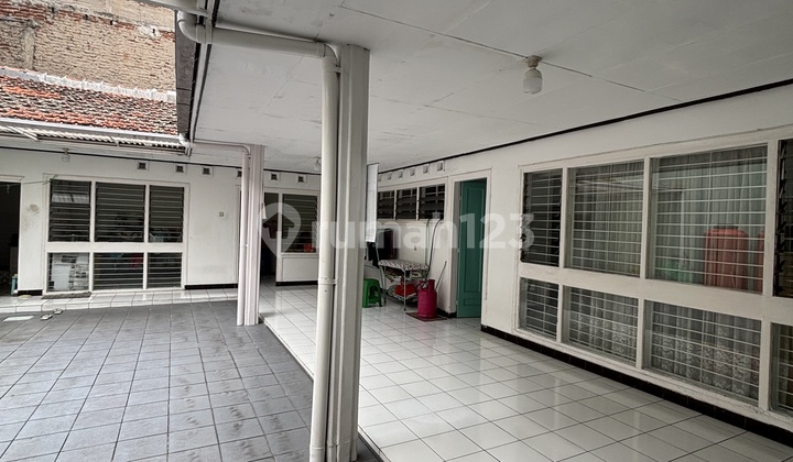 Dijual Rumah Strategis Cocok untuk Ruang Usaha di Mainroad Sayap Buah Batu Dijual Rumah Strategis Cocok untuk Ruang Usaha di Mainroad Sayap Buah Batu