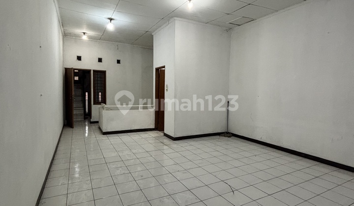 FOR RENT: STRATEGIC SHOPHOUSE IN TAMAN KOPO INDAH 3 2