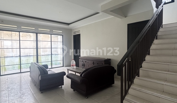 Disewakan Rumah Mewah Siap Huni di Bandoeng Tempo Doeloe Kbp Disewakan Rumah Mewah Siap Huni di Bandoeng Tempo Doeloe Kbp