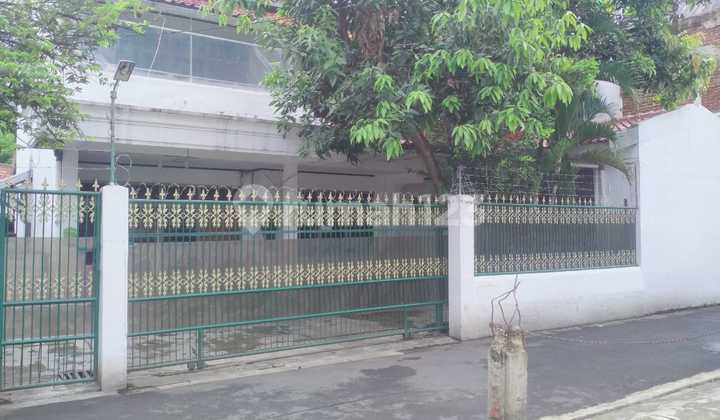For Sale: House Suitable for Boarding House or Garment Business in Babakan Asri, Bandung For Sale: House Suitable for Boarding House or Garment Business in Babakan Asri, Bandung