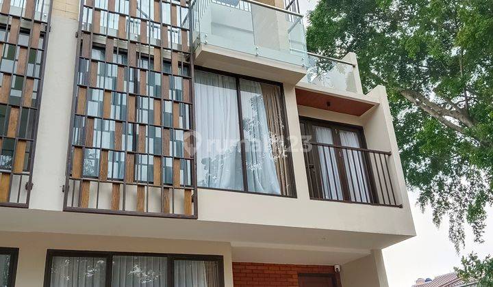 New Exclusive Residence With Rooftop Split Level 3 Flr Strategis 2