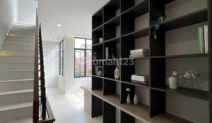Exclusive Town House 3Flr with Rooftop Strategis Near Simatupang 9