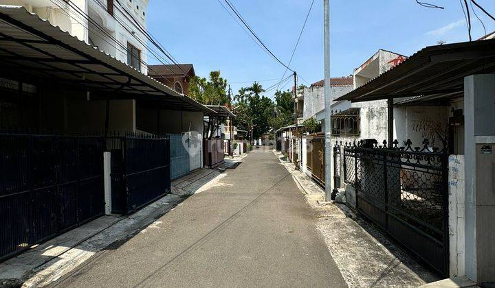 RUMAH TUA DI PURI INDAH KEMBANGAN 2