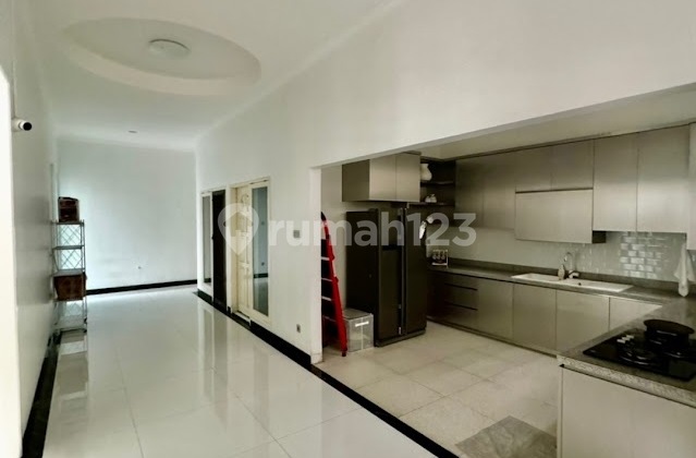 Disewakan Rumah Besar & Mewah Bebas Banjir 2