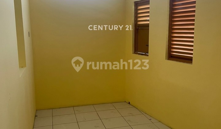 SHOPHOUSE WITH A STRATEGIC LOCATION IN THE SAMBIROTO AREA OF SEMARANG 2