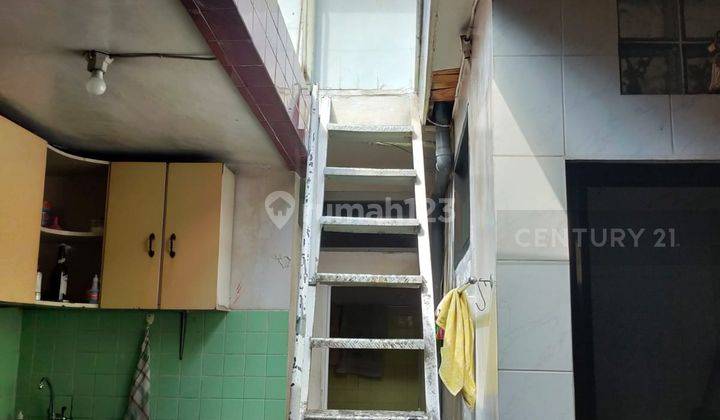 Rumah Usaha Di Gang Baru, Pecinan Semarang.  2
