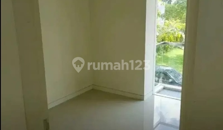 Rumah 2 Lantai, 3 Kamar Tidur, Di CitraGrand, Suasana Tenang.   2