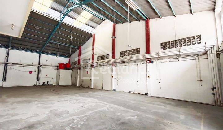 Gudang di Daerah Muradi , Semarang Si Me 4763 