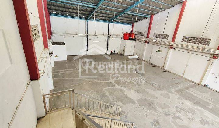 Gudang di Daerah Muradi , Semarang Si Me 4763 