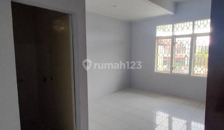 Rumah Termantap 1,5 tingkat Full Furnished Daerah Sunggal komplek Taman Kasuari